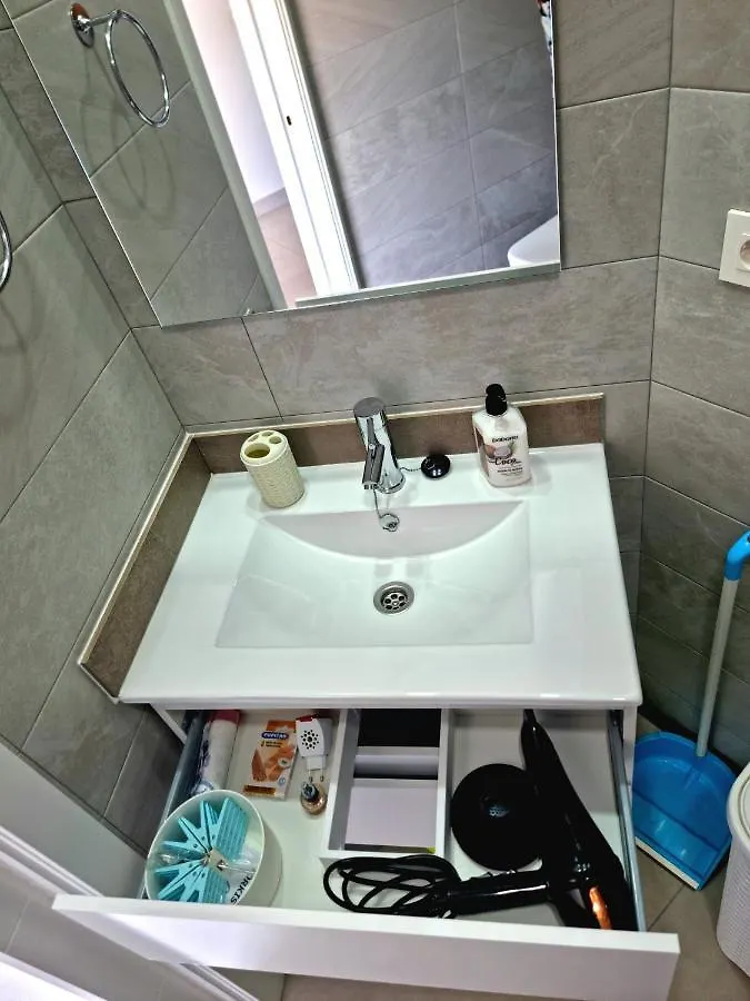 Apartamentos Elemar Free Luggage Storage مالقة