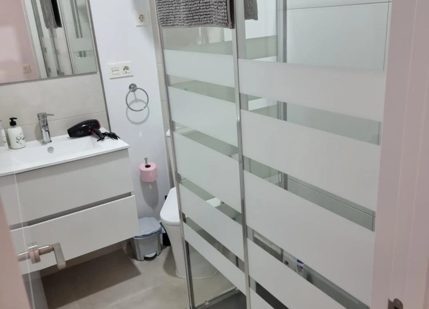 Apartamentos Elemar Free Luggage Storage مالقة شقة